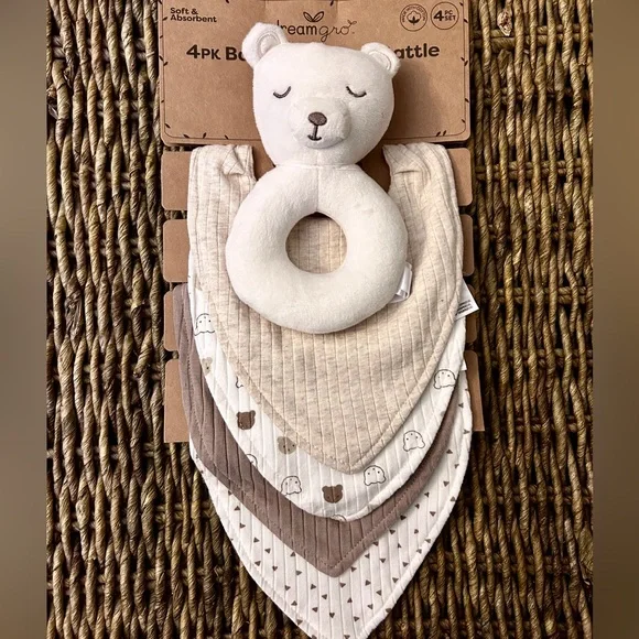 Dreamgro 4 Pack Baby Bandana Bib Set w/ Plush Bear Rattle Neutral NWT - Picture 3 of 5